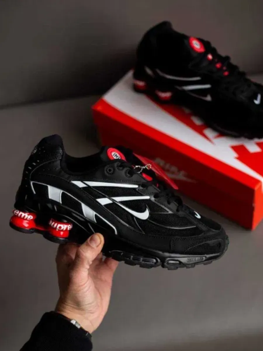 Кроссовки Supreme x Nike Shox Ride 2, вид спереди