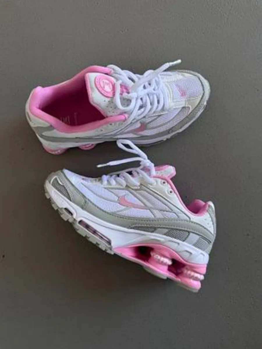 Кроссовки Supreme x Nike Shox Ride 2, вид спереди